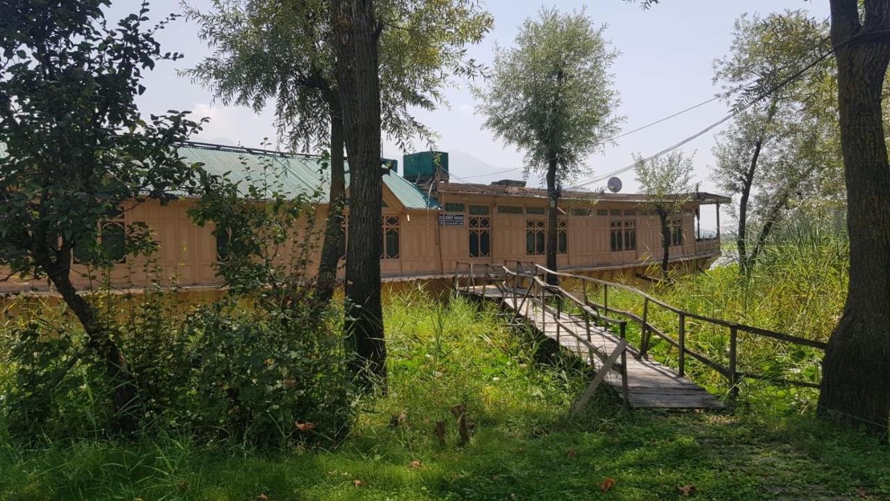 Hotel Kings Houseboats à Srīnagar Extérieur photo